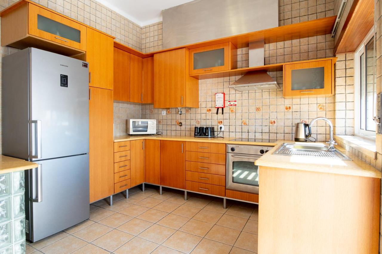 8 Rodrigues Family House - Villa With Patio Nazare Luaran gambar