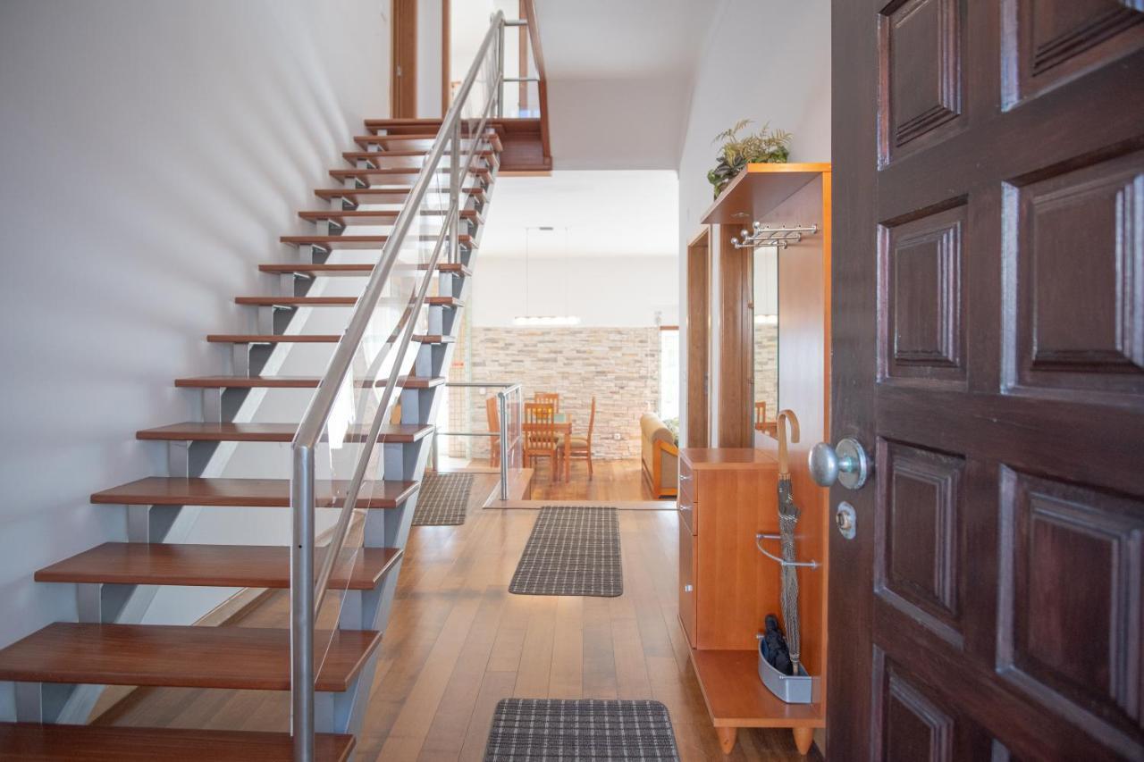 8 Rodrigues Family House - Villa With Patio Nazare Luaran gambar