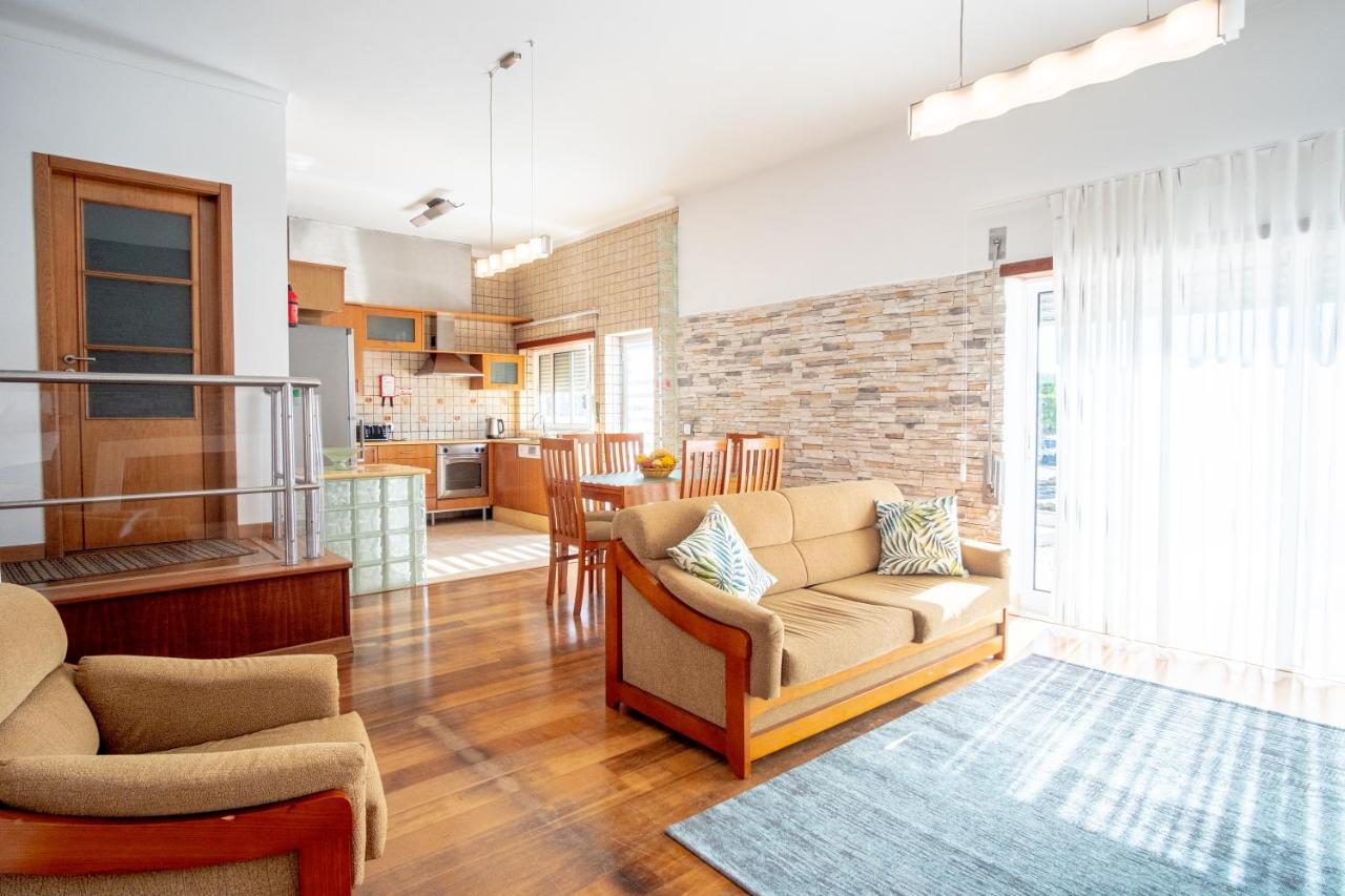8 Rodrigues Family House - Villa With Patio Nazare Luaran gambar