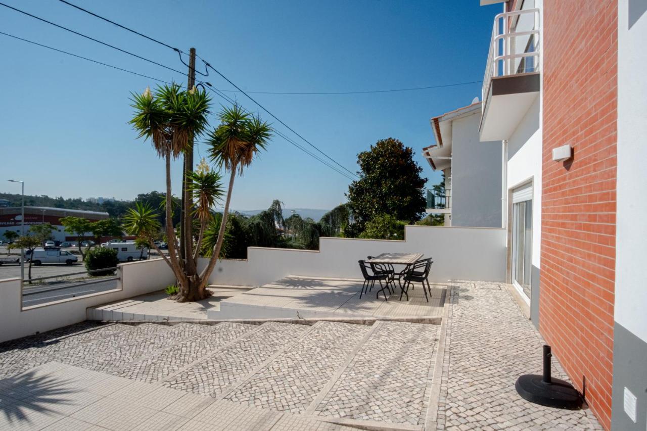8 Rodrigues Family House - Villa With Patio Nazare Luaran gambar