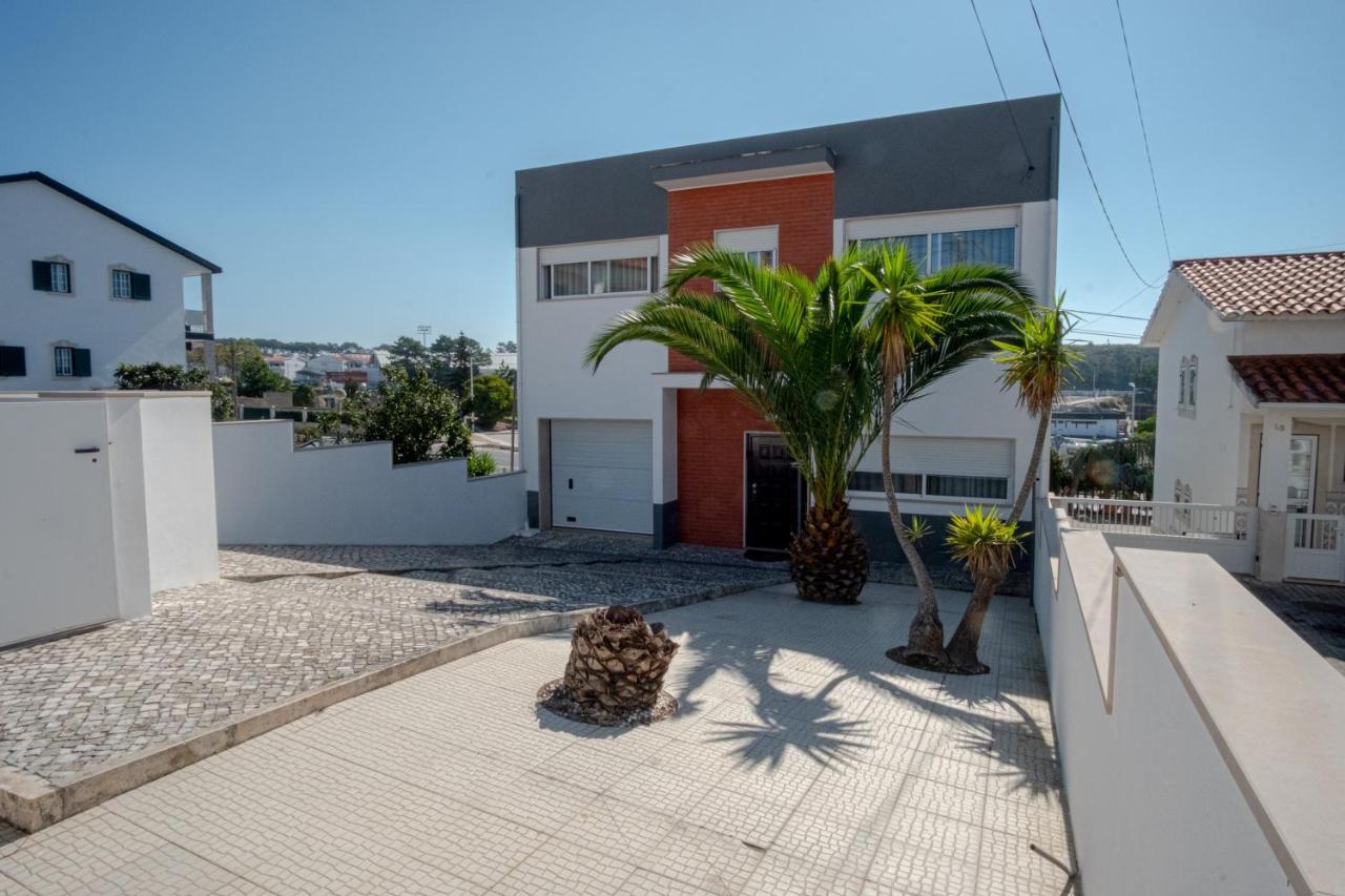 8 Rodrigues Family House - Villa With Patio Nazare Luaran gambar