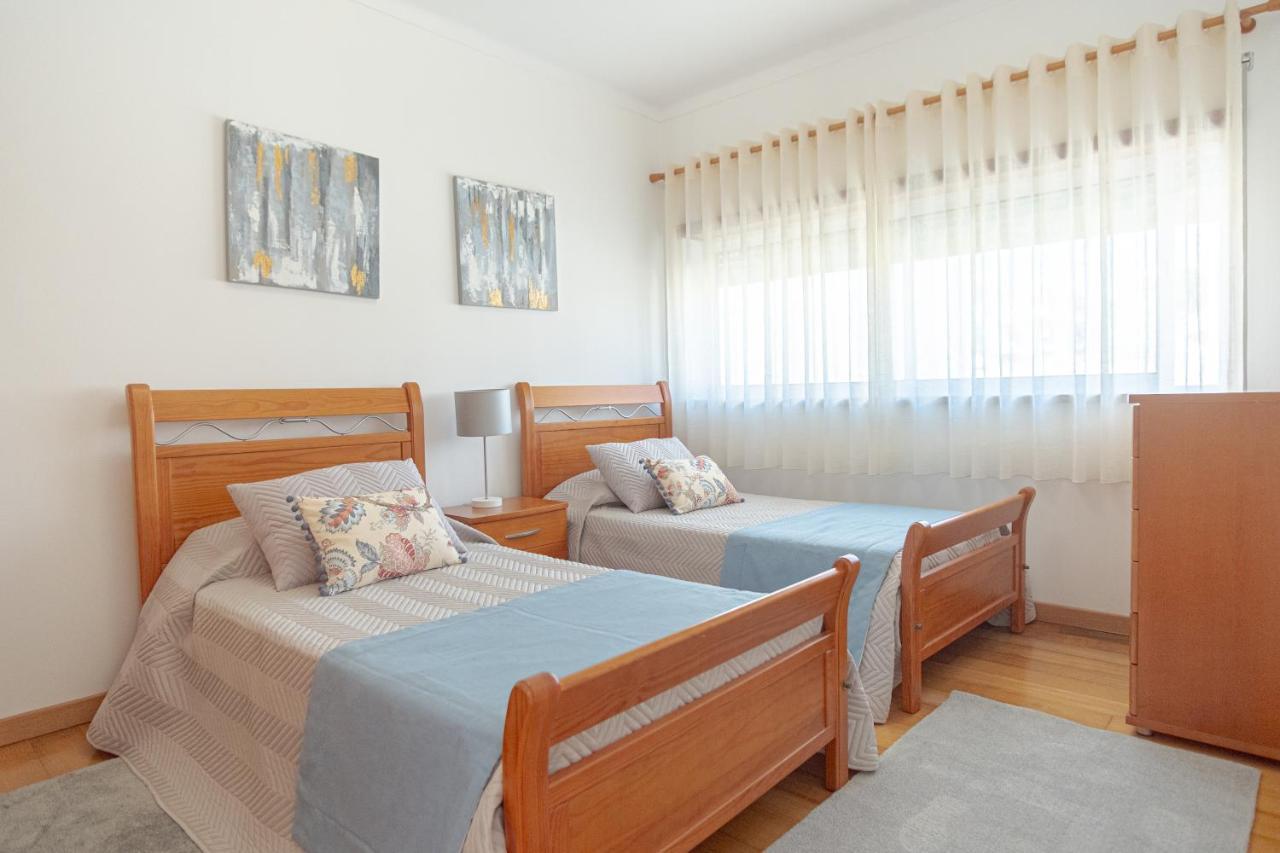8 Rodrigues Family House - Villa With Patio Nazare Luaran gambar