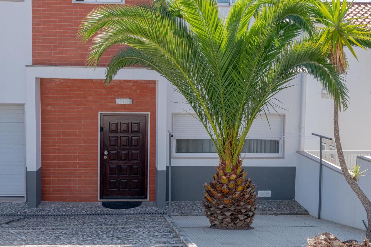 8 Rodrigues Family House - Villa With Patio Nazare Luaran gambar
