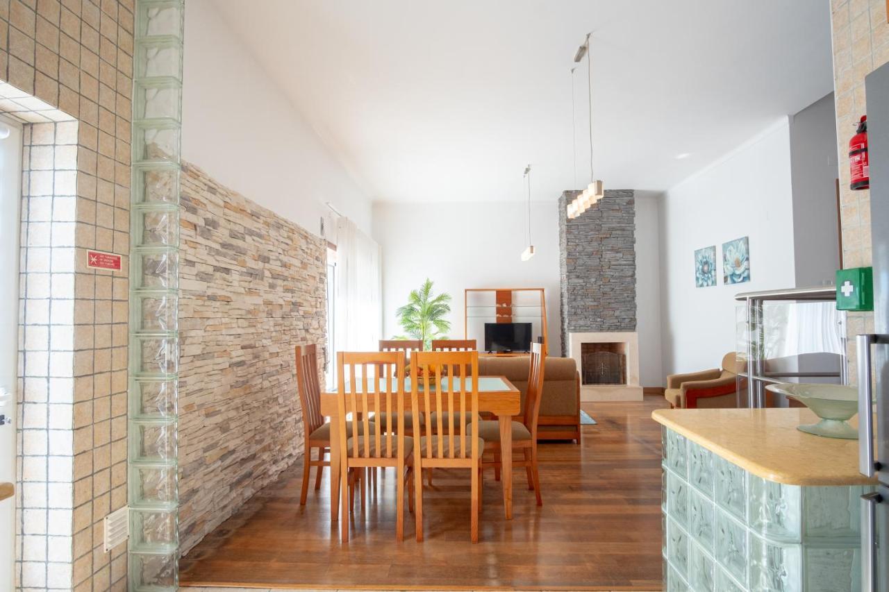 8 Rodrigues Family House - Villa With Patio Nazare Luaran gambar